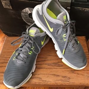 NIKE FLEX SUPREME TR4